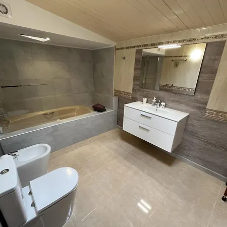 Beautiful With Stunning View אדחה