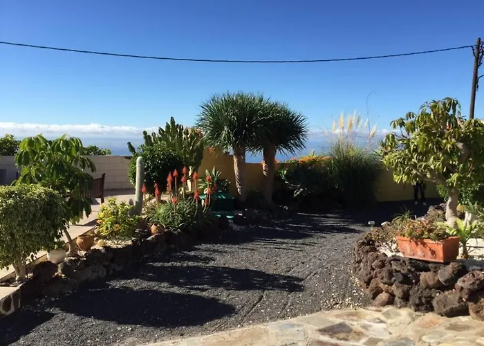 Beautiful With Stunning View Ferienhaus