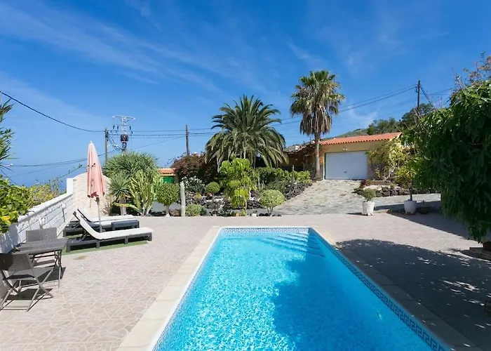 Beautiful With Stunning View Ferienhaus